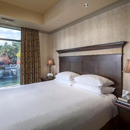 The Royal Kelowna - Bellstar Hotels & Resorts Exterior foto