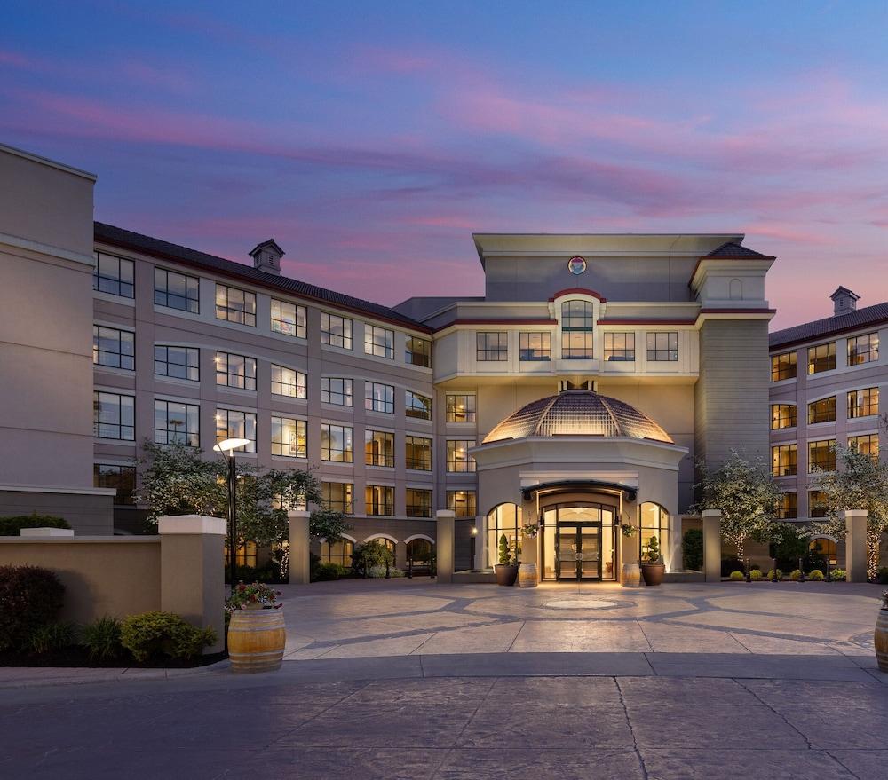 The Royal Kelowna - Bellstar Hotels & Resorts Exterior foto