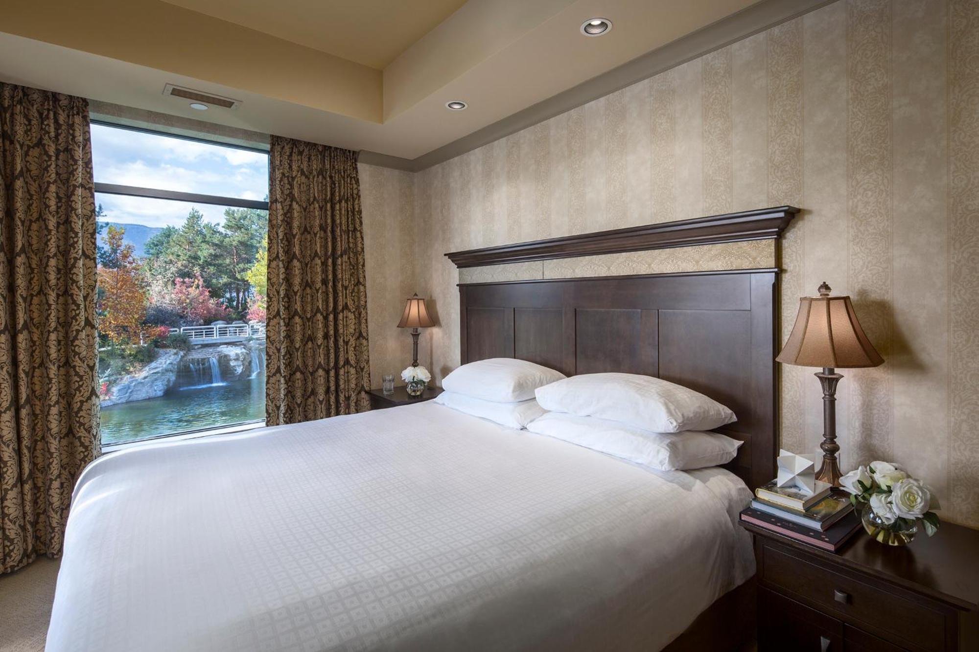 The Royal Kelowna - Bellstar Hotels & Resorts Exterior foto